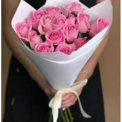 Купить на заказ 15 розовых роз с доставкой в Каскелене